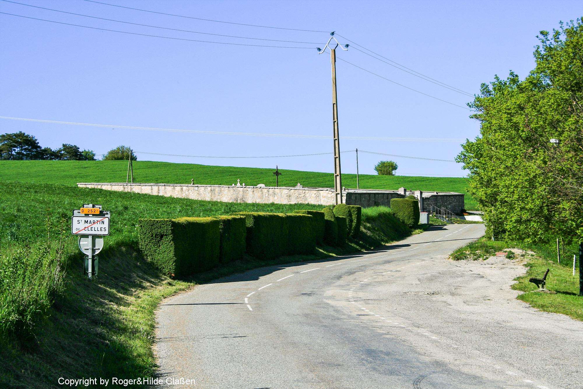 Saint-André-sur-Vieux-Jonc, das Jura und Saint-Martin-de-Clelles 18 Der Weg in das Dorf Saint-Martin-les-Celles