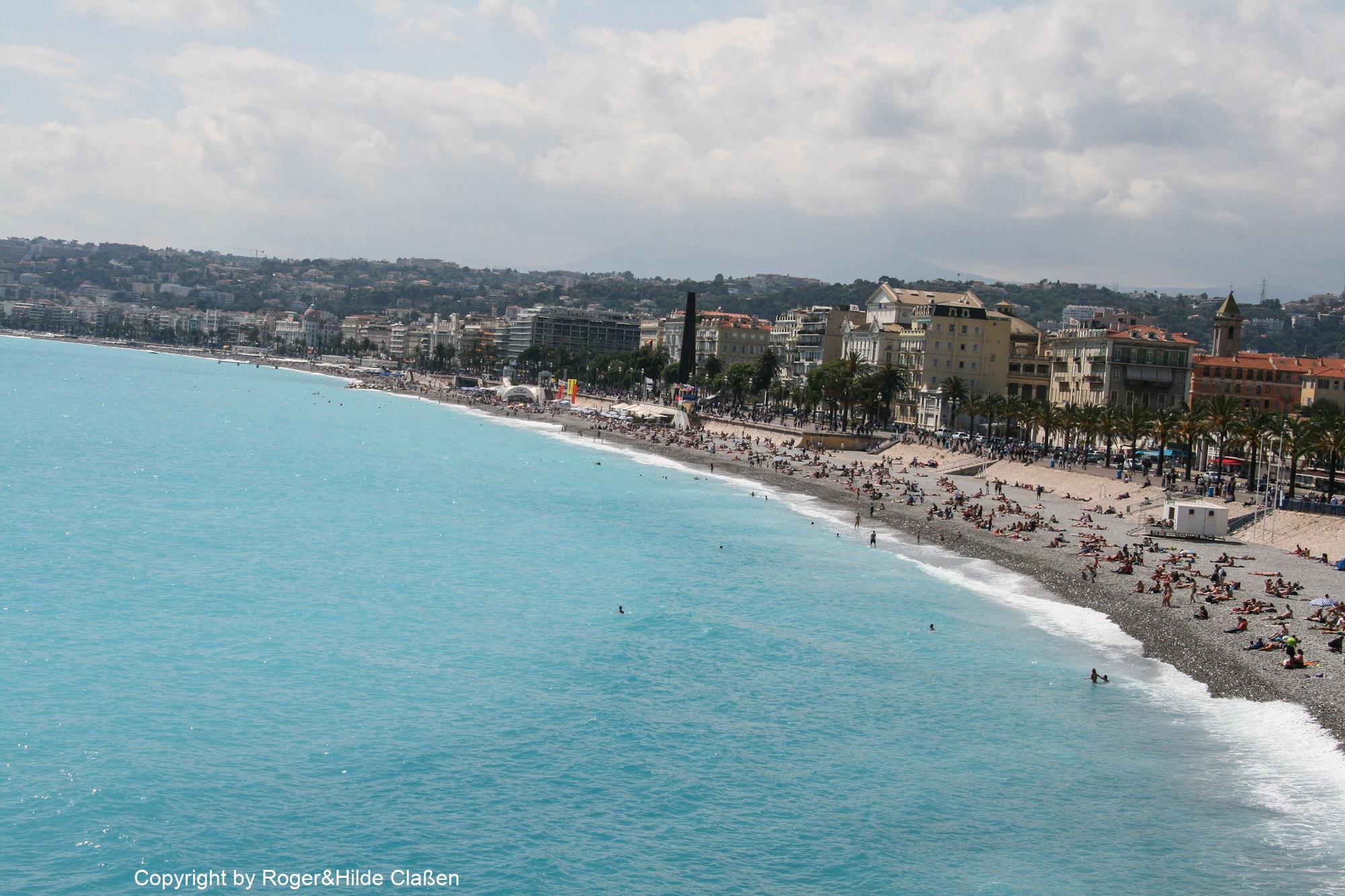Der Badestrand von Nizza am der Promenade des Anglais