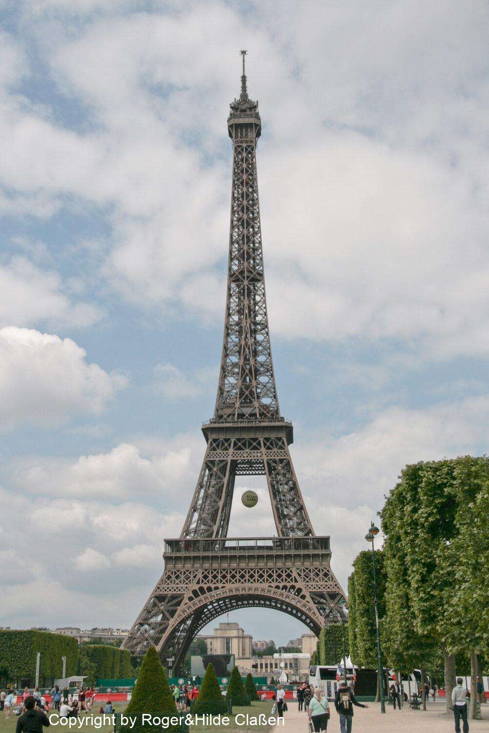Eine schöne Zeit in El Ejido 12 Der Eiffelturm am Camp de Mars an Seine in Paris.