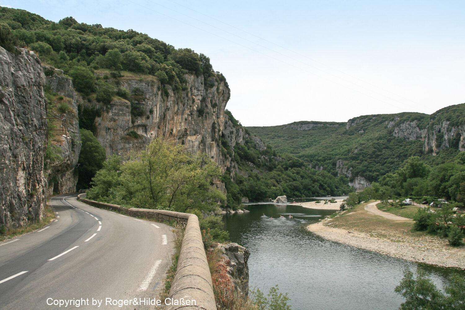Reptilienfarm zum Vallon Pont d'Arc 10 Mit dem Fahrrad unterwegs zum Pont d‘Arc