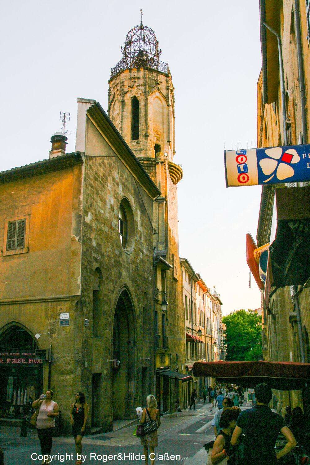 Der schmiedeeiserne Glockenturm der Augustinerkirche in Aix en Provence,