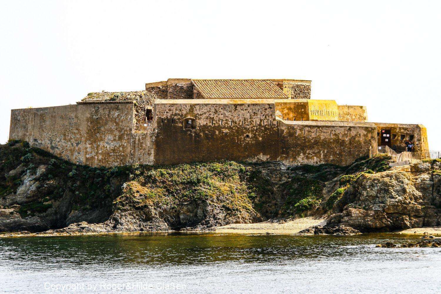 La Tour Fondue. Diese Festung befindet sich auf der Halbinsel Giens.
