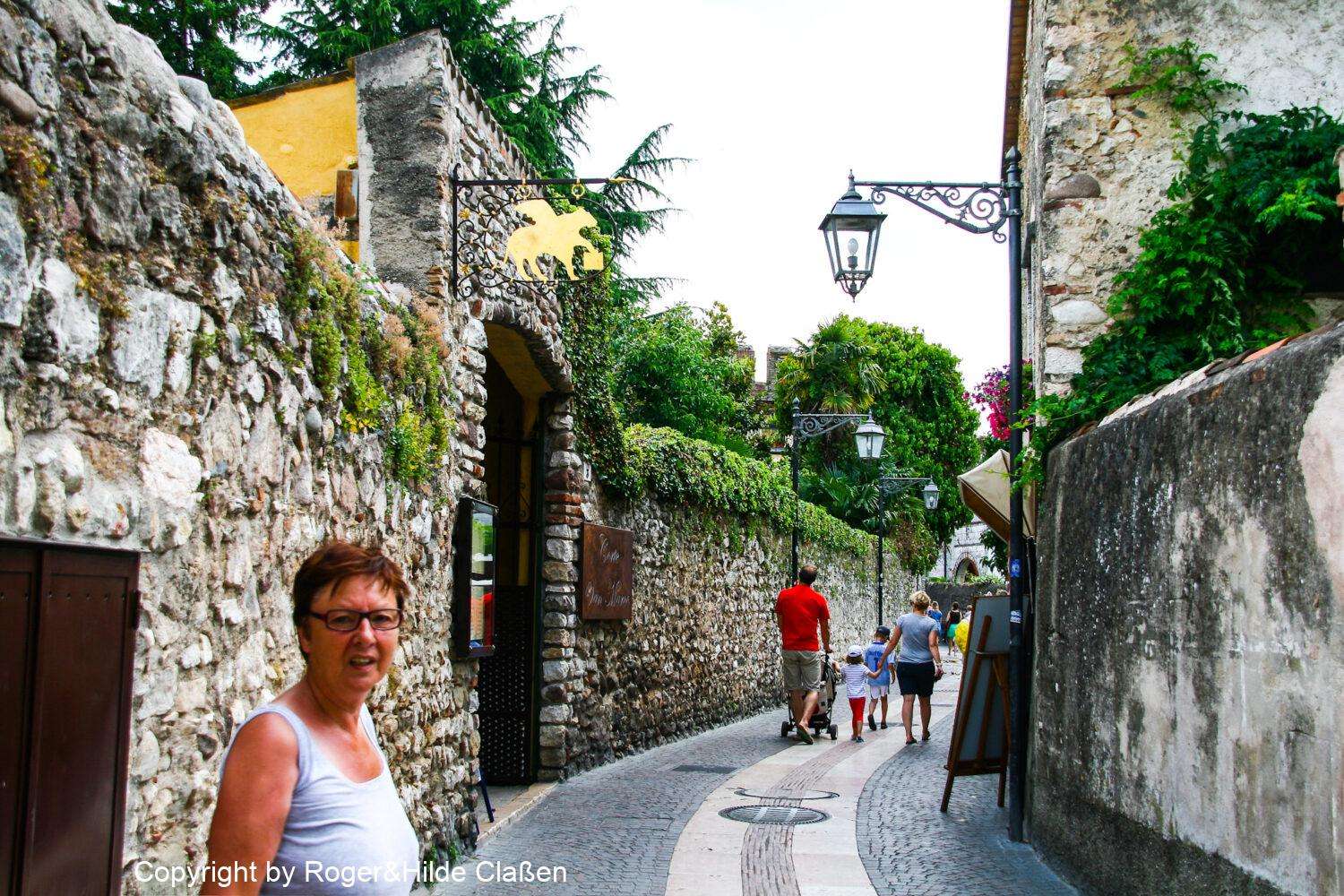 Lazise am Gardasee 16 Gasse in dem historischen Kern von Lazise