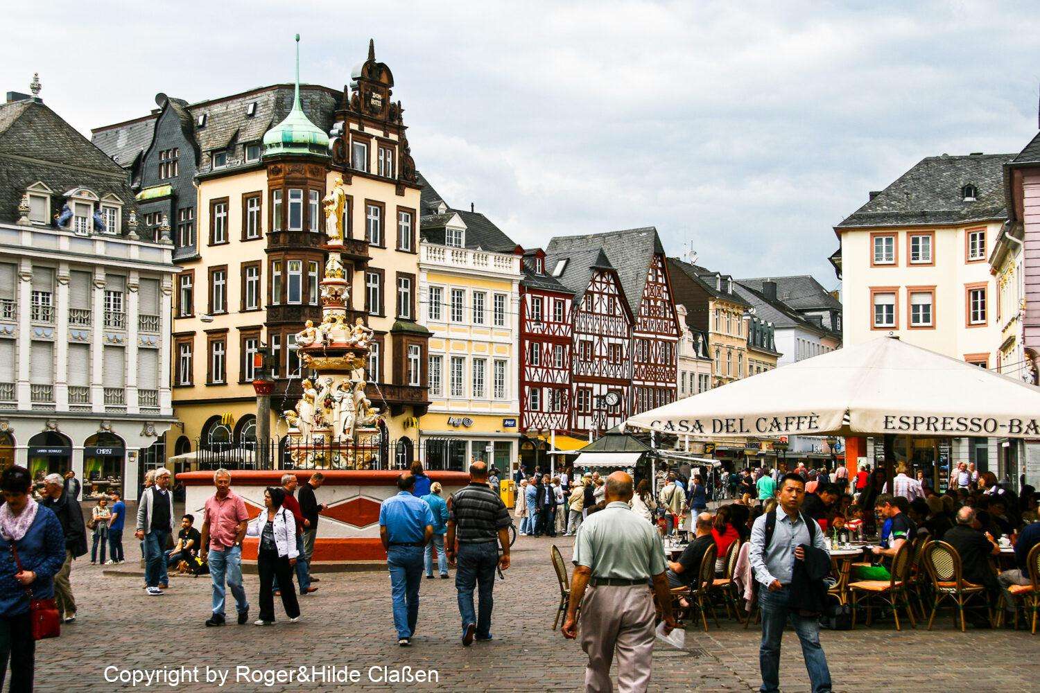 Von Trier über Metz nach Dijon 4 Der historische Marktplatz von Trier mit dem Petrusbrunnen
