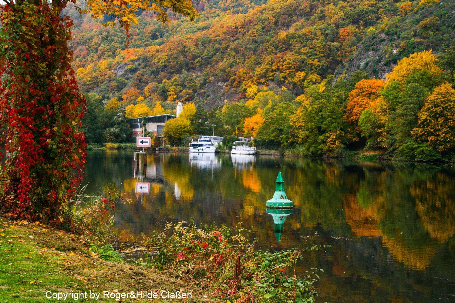 Westkapelle und Lahnstein. 22 Bunte Herbstlandschaft an der Lahn