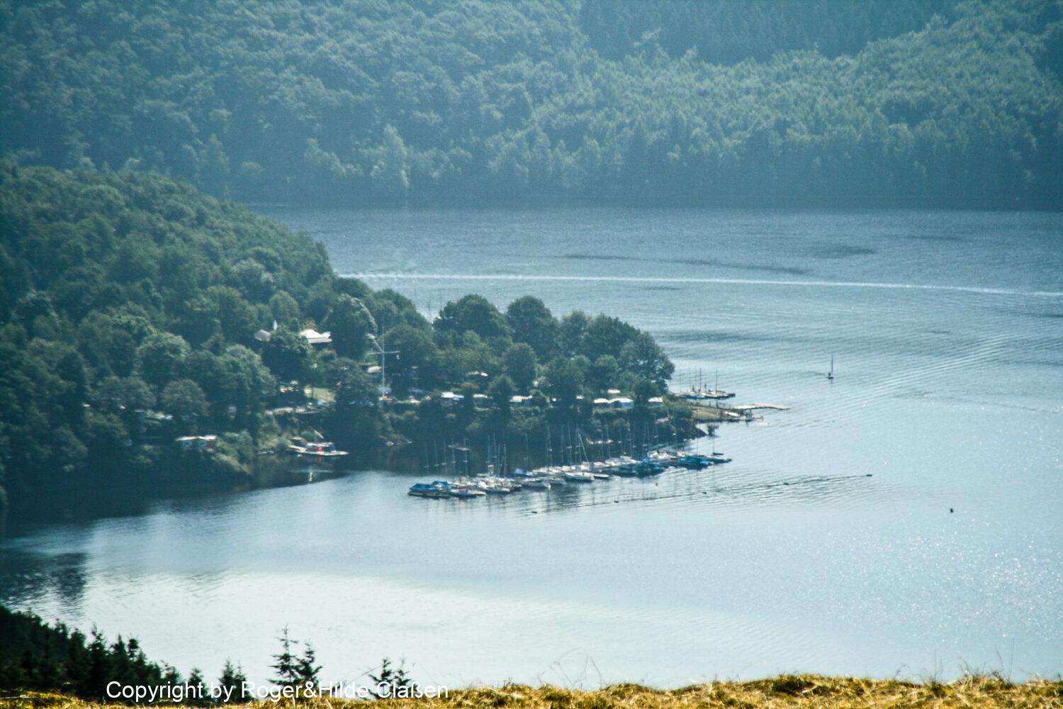 Steckenborn in der Eifel 3 Auf dem Hövel in Steckenborn mit Blick auf den Rursee