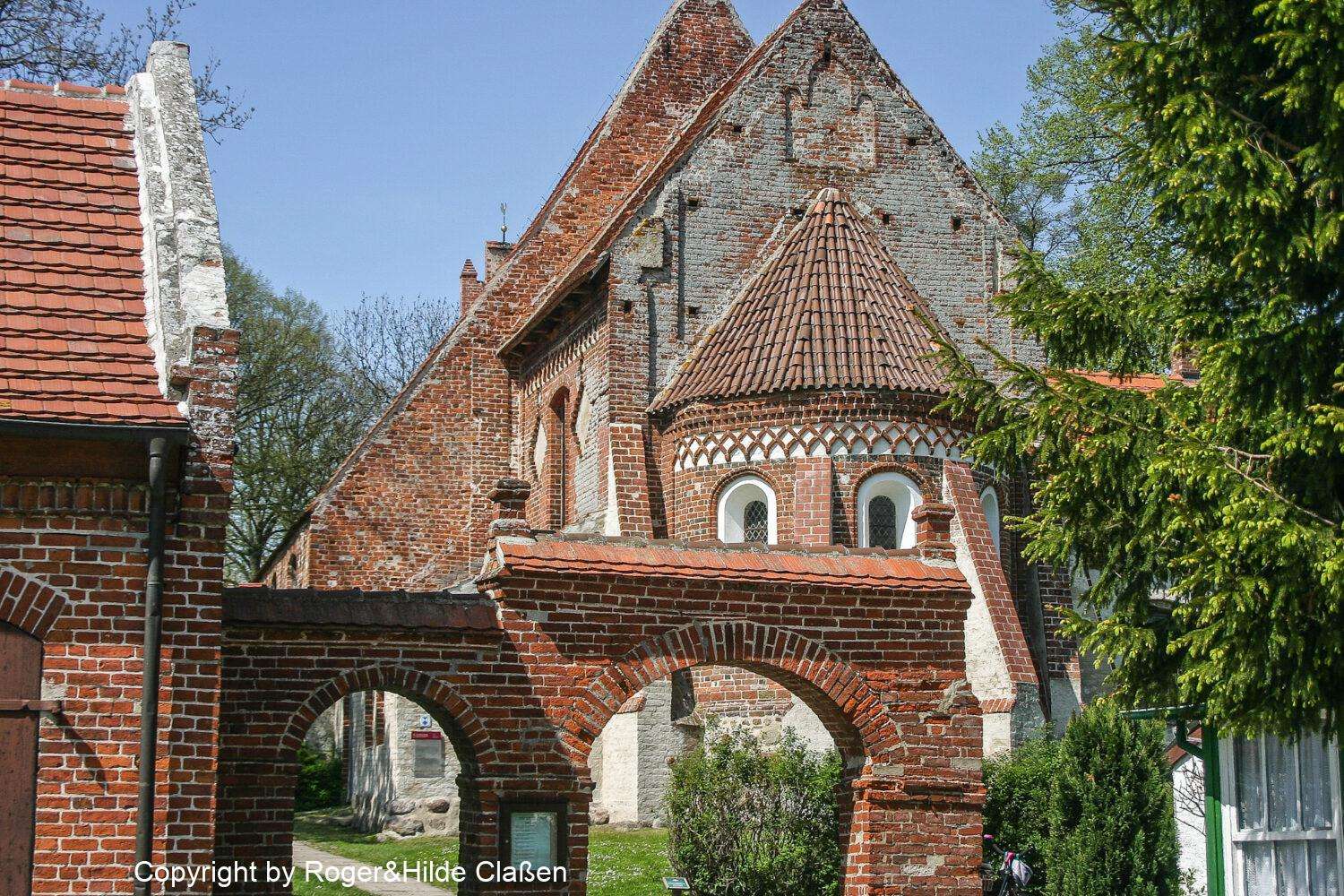 Hochzeitsreise nach Rügen 29 Die Pfarrkirche von Altenkirchen auf der Insel Rügen