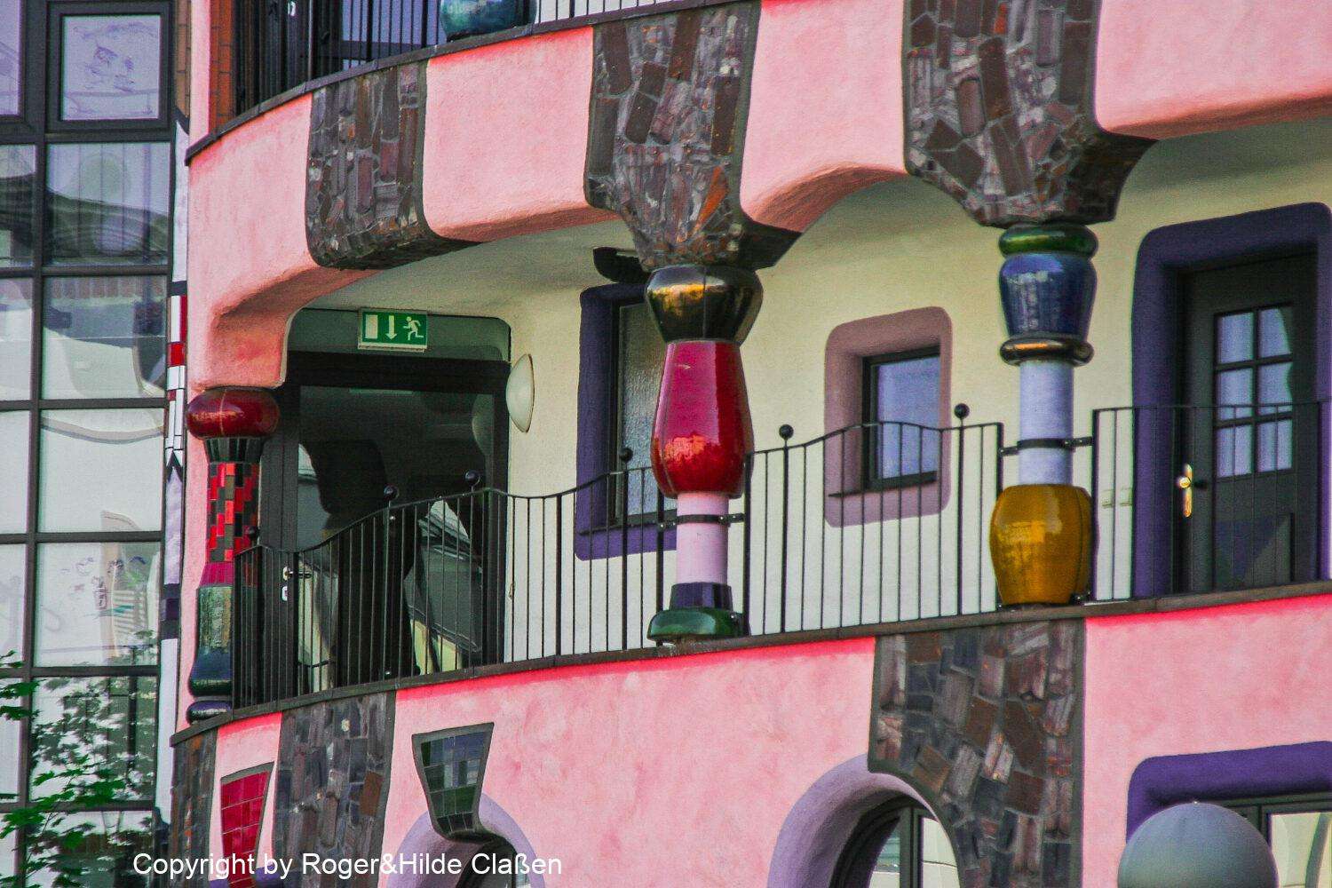 Ein Haus nach dem Entwurf von des österreichischen Malers Hundertwasser
