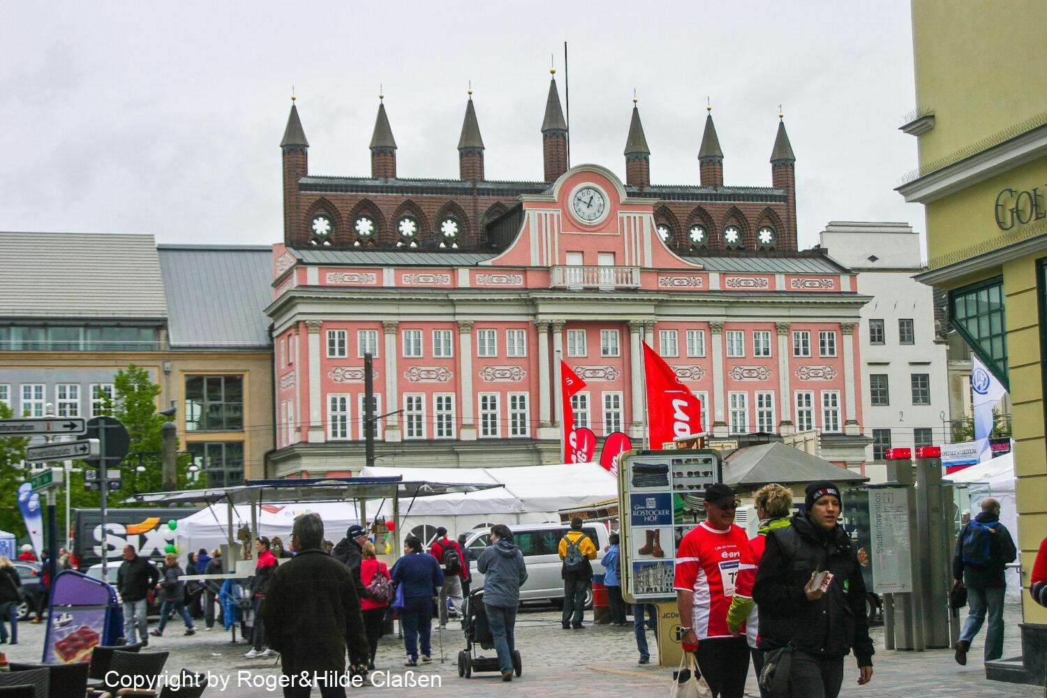 Hochzeitsreise nach Rügen 18 Das Rathaus von Rostock