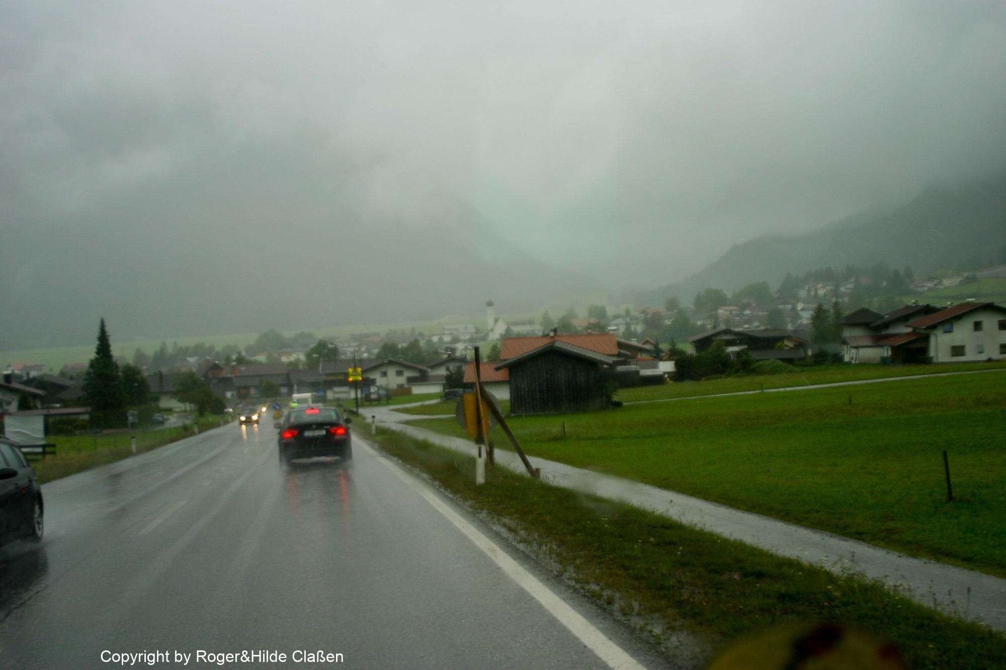 2010. Die Toskana 5 Auf dem Weg nach Ehrwald. Nur Regen und Nebel